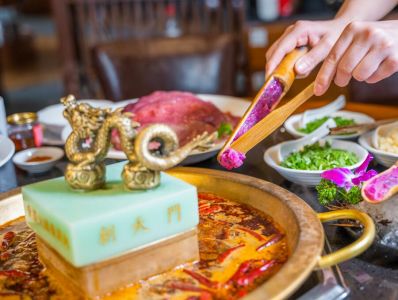 墊江開火鍋加盟店，如何做好戶外宣傳？