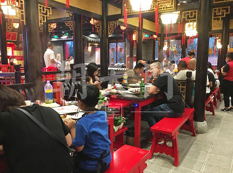 正宗老火鍋加盟店，運(yùn)營(yíng)團(tuán)隊(duì)該怎么打造