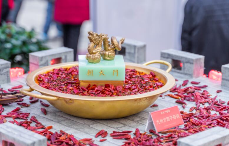 吃火鍋有哪些講究？跟著老重慶人學(xué)起來！