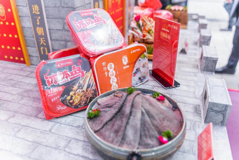 常寧開火鍋加盟店，如何通過特色吸引顧客？