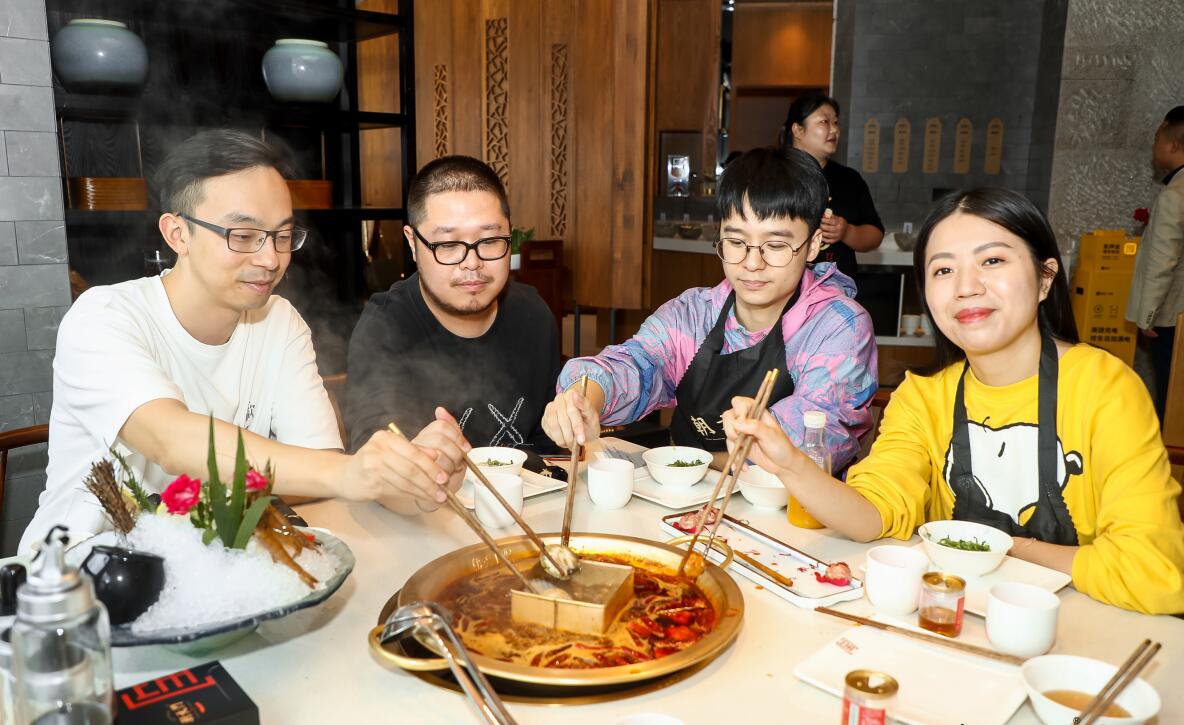 石家莊開(kāi)火鍋加盟店，如何引起市場(chǎng)反響？