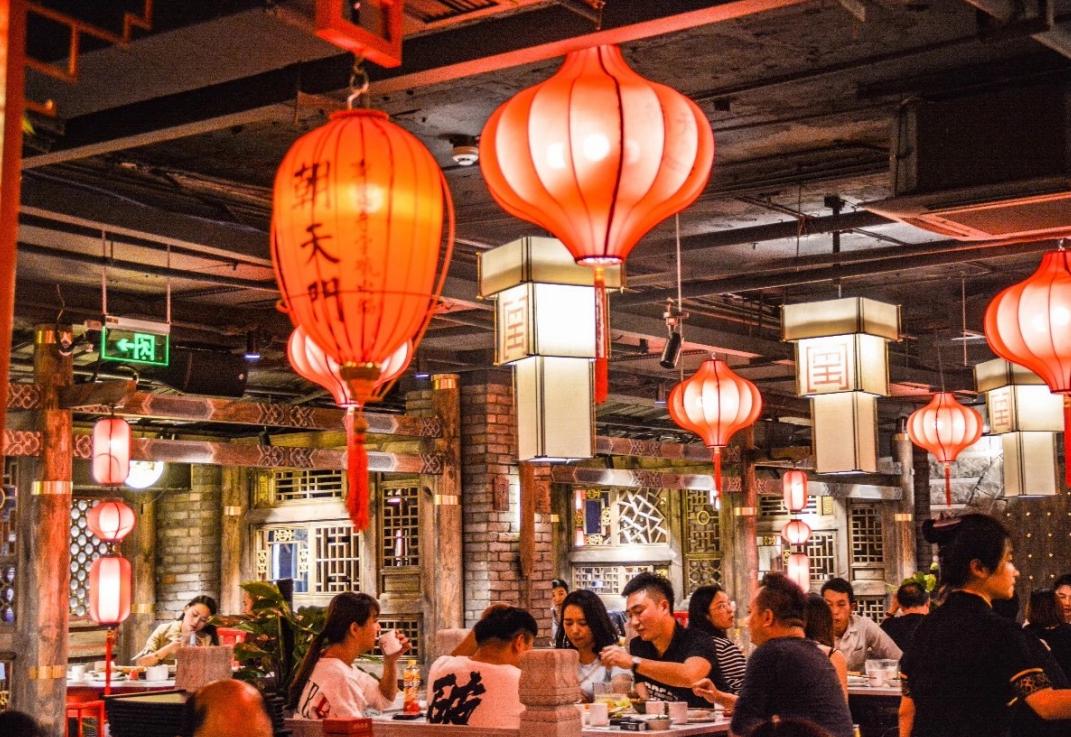 百色開火鍋加盟店，如何提高前廳服務(wù)水平？