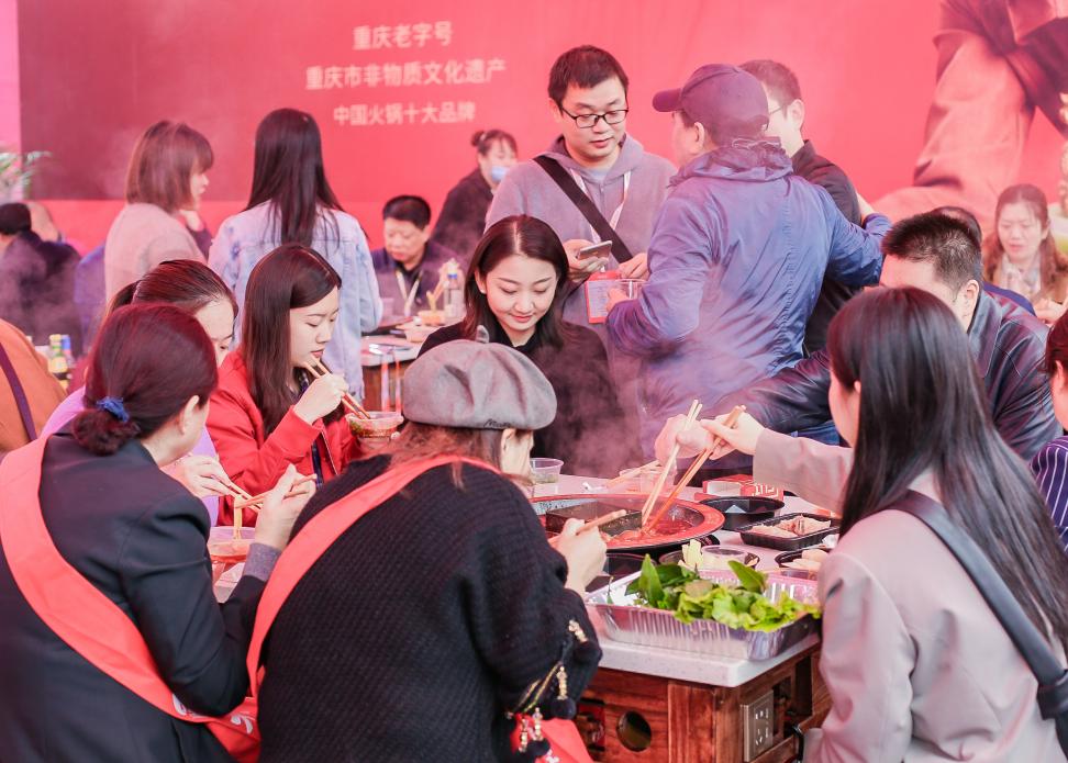 為什么現(xiàn)在的火鍋店都在開拓甜品賽道？
