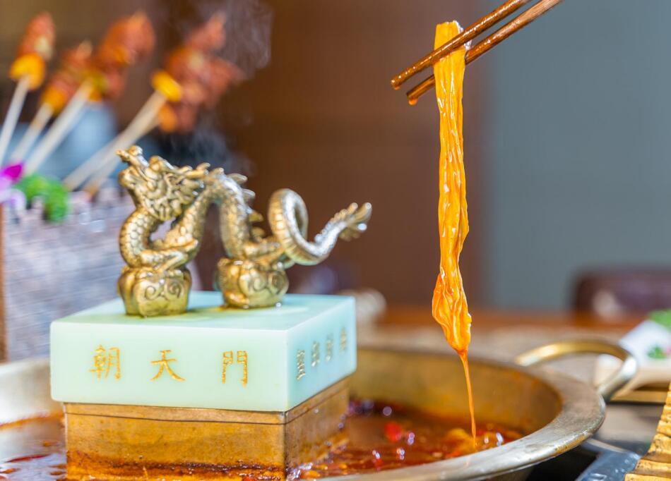 萬州開火鍋加盟店，如何讓年輕人產(chǎn)生興趣？
