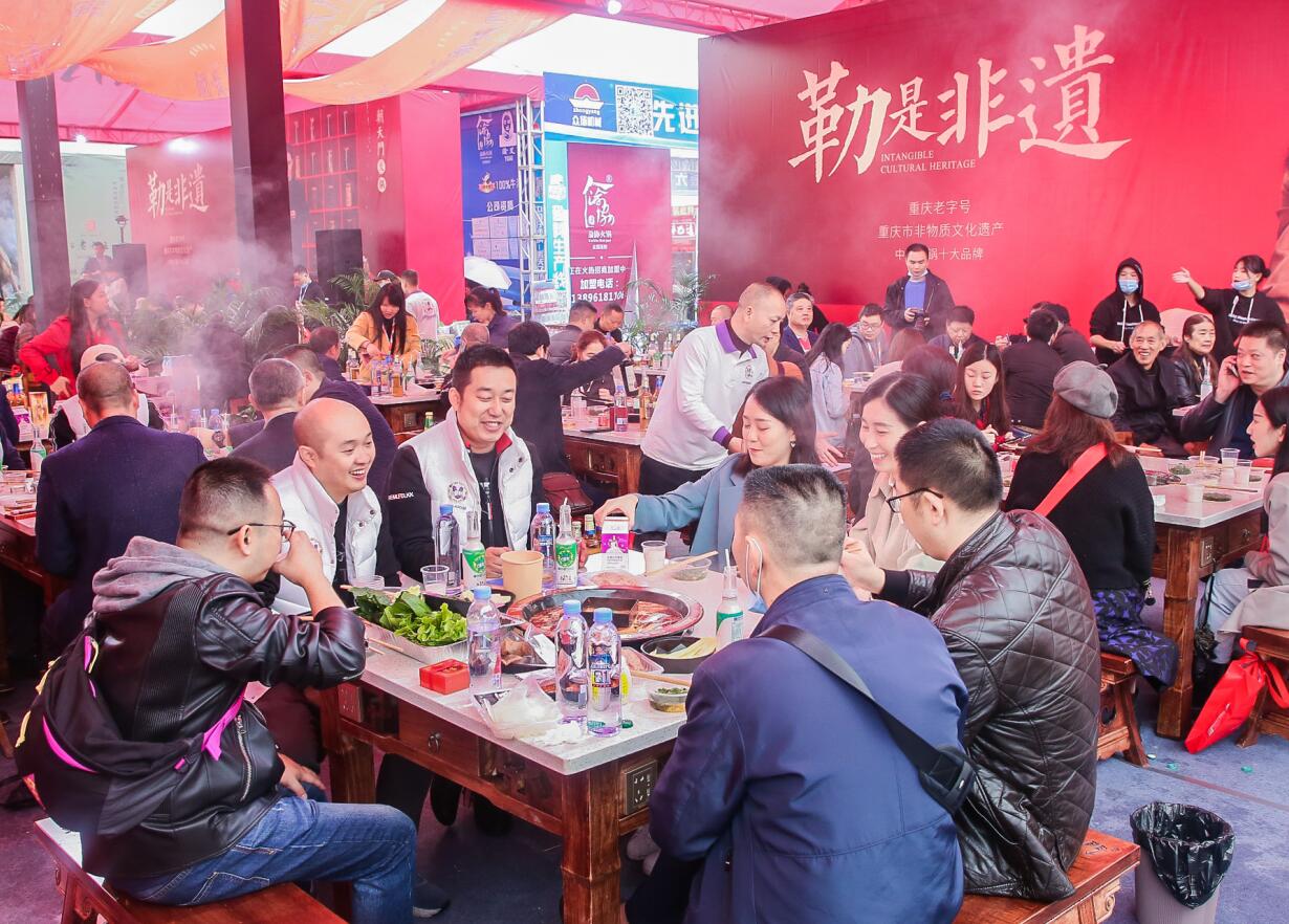 連鎖品牌火鍋加盟，必須從總部購買底料嗎？