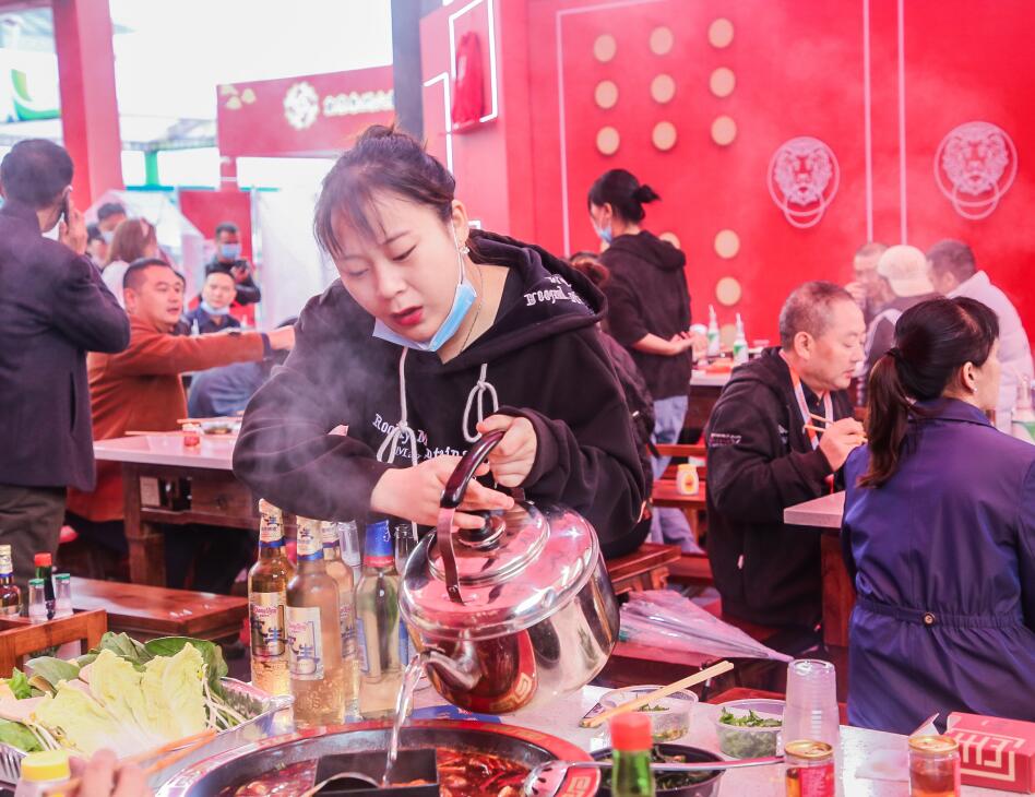 開(kāi)火鍋加盟店，前期做好這三步輕松贏得回頭客！