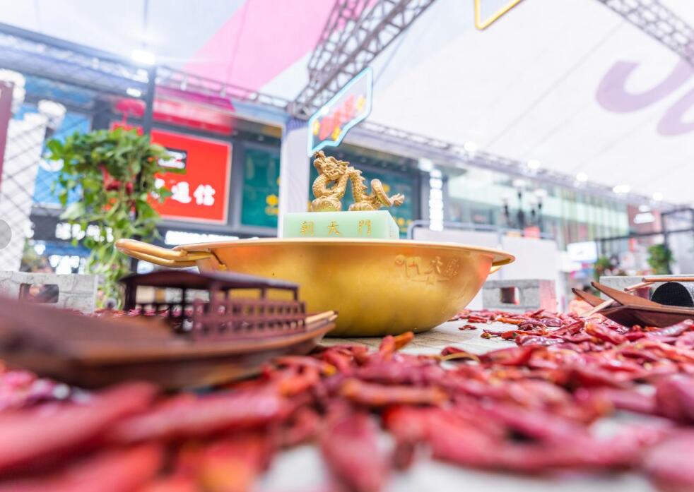 火鍋店沒錢做廣告？不妨試試免費(fèi)“廣告位”！
