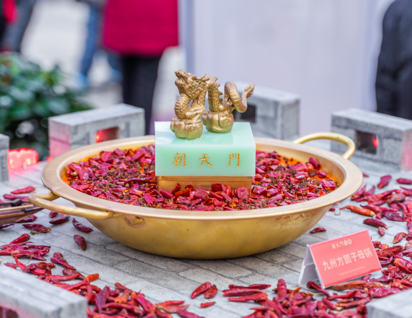 疫情反復(fù)，重慶火鍋加盟店們?cè)撊绾螒?yīng)對(duì)？