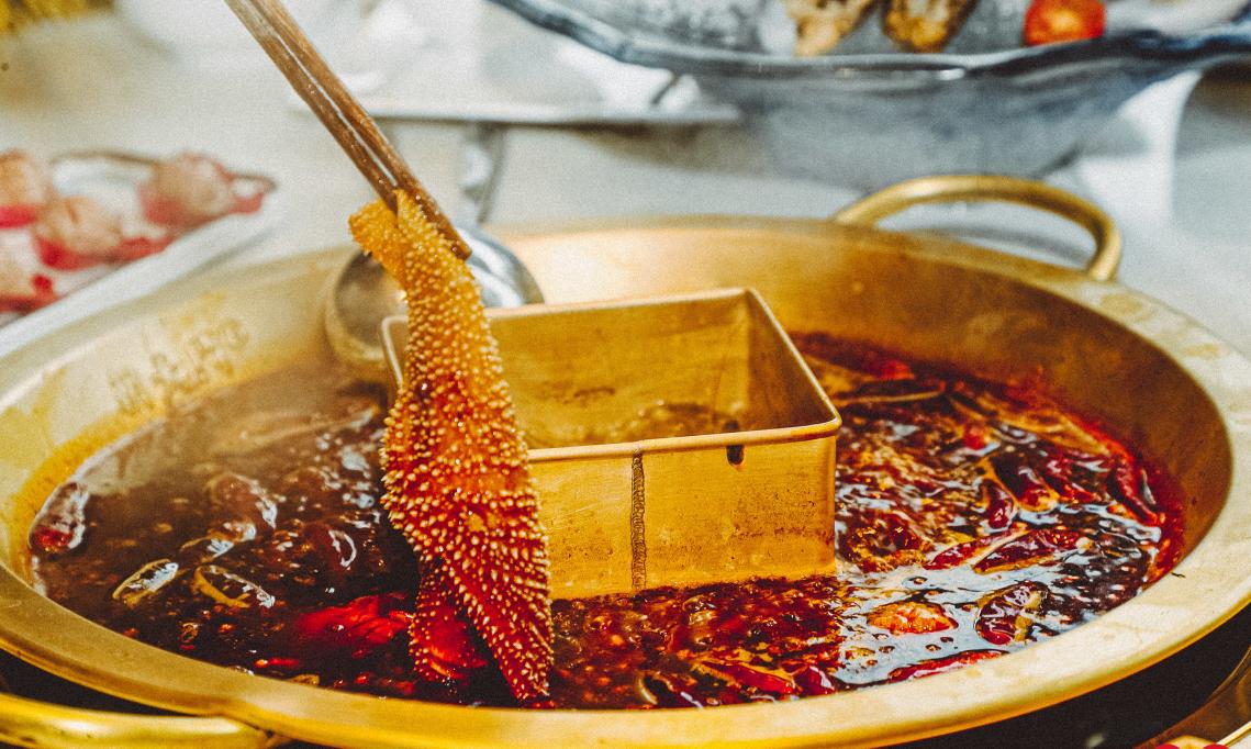 為什么重慶地區(qū)吃火鍋蘸油碟，北方更喜歡蘸麻醬？