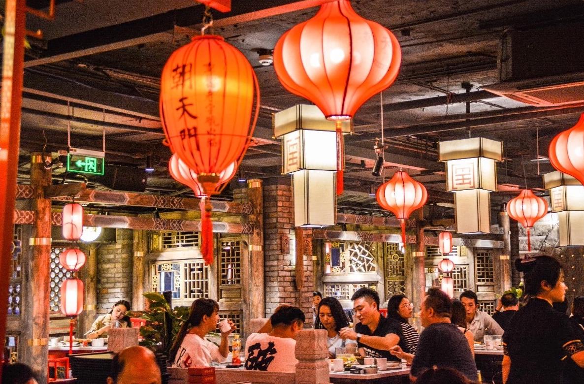 火鍋店沒人氣？學(xué)會這3招，顧客心甘情愿排隊！