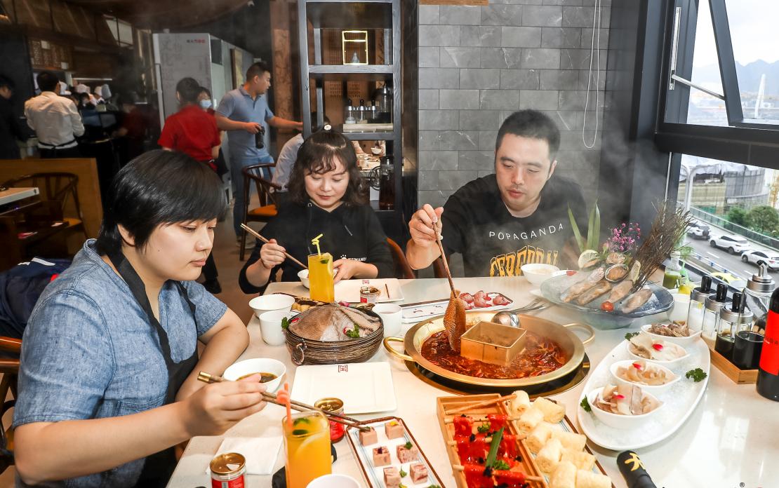火鍋店衛(wèi)生問題頻發(fā)，怎樣才能給顧客“安全感？”