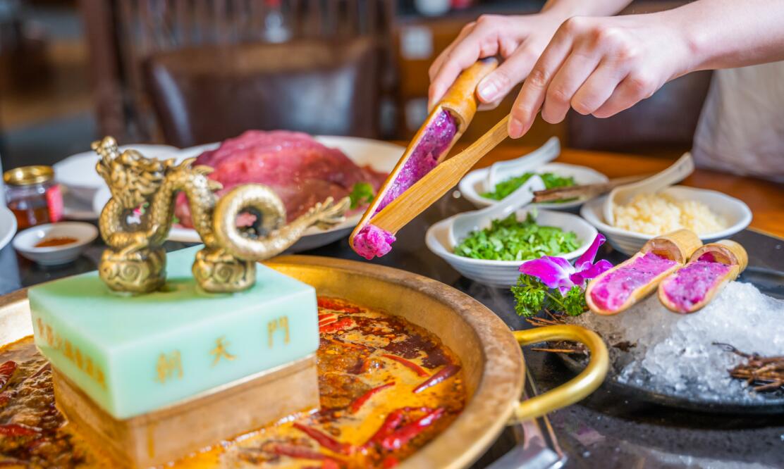 土到極致就是潮？餐廳越“土”，生意越好？