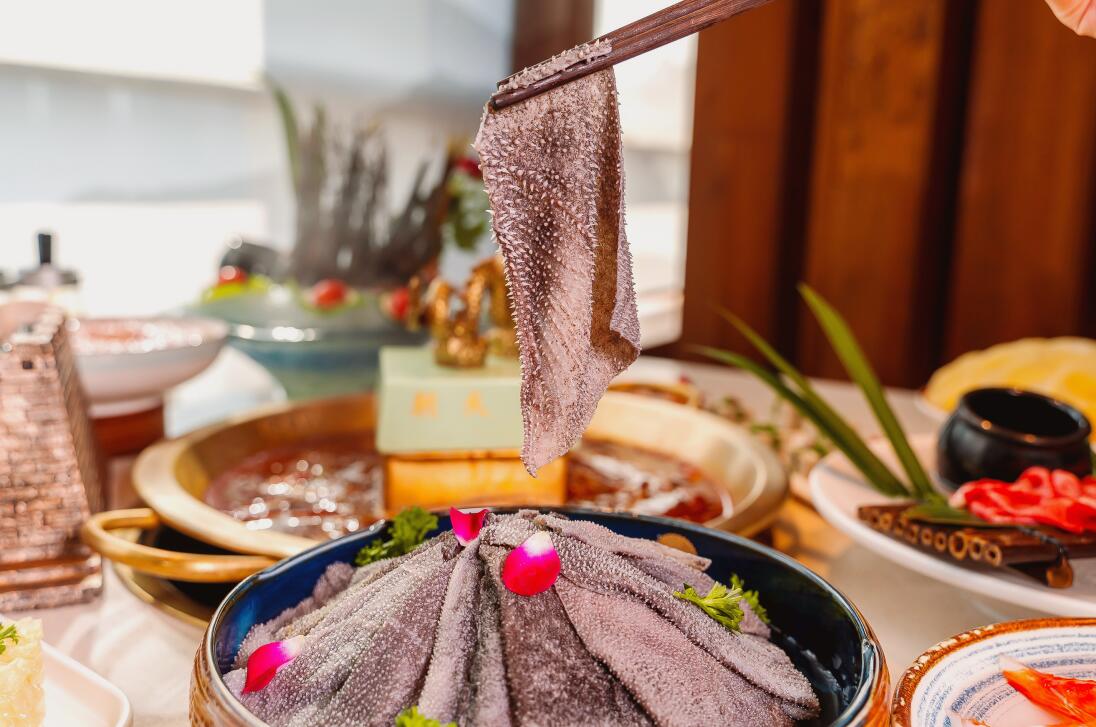 火鍋店的大招牌，特色重慶火鍋毛肚，這么做就對了！