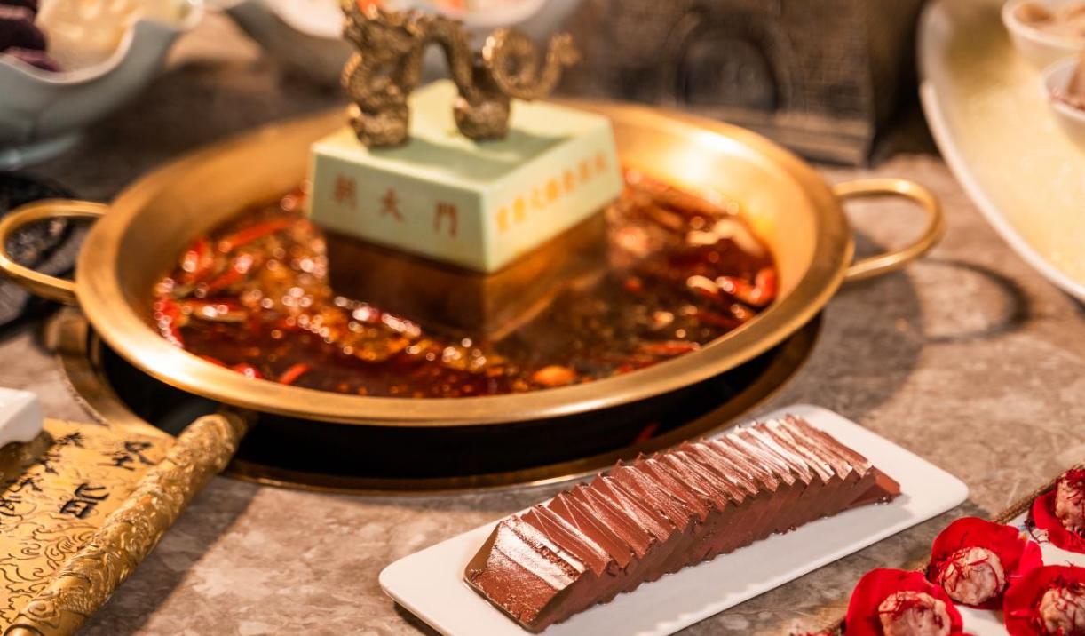 重慶火鍋，記得多吃鮮鴨血，補(bǔ)鐵就是補(bǔ)氣血！