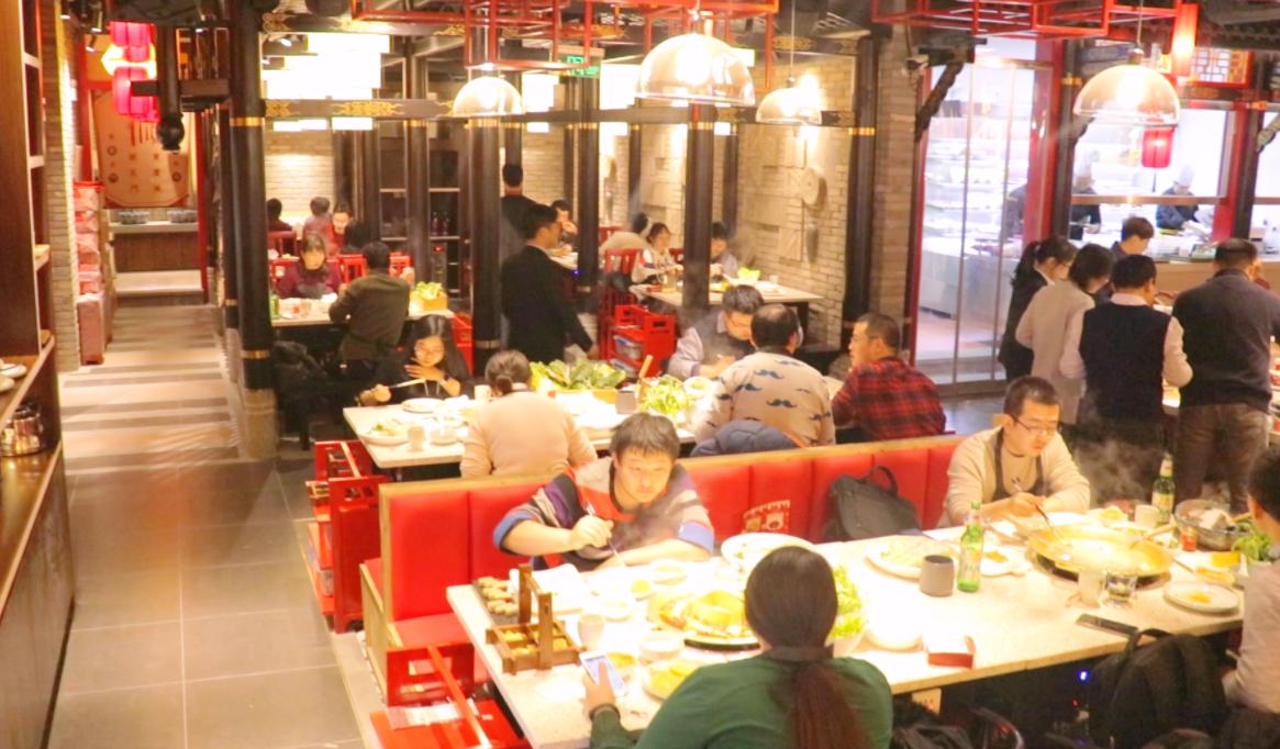 市井火鍋，生意好的秘密，居然是特色甜品！