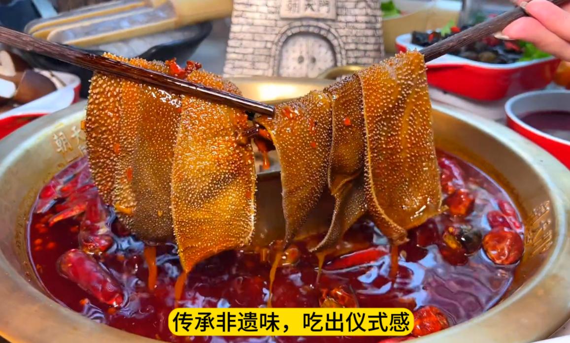 中秋節(jié)來重慶，感受山城美食魅力，旅行打卡攻略！