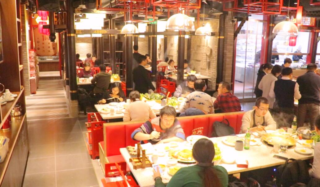 招5個(gè)服務(wù)員，可以開(kāi)一家重慶火鍋店？