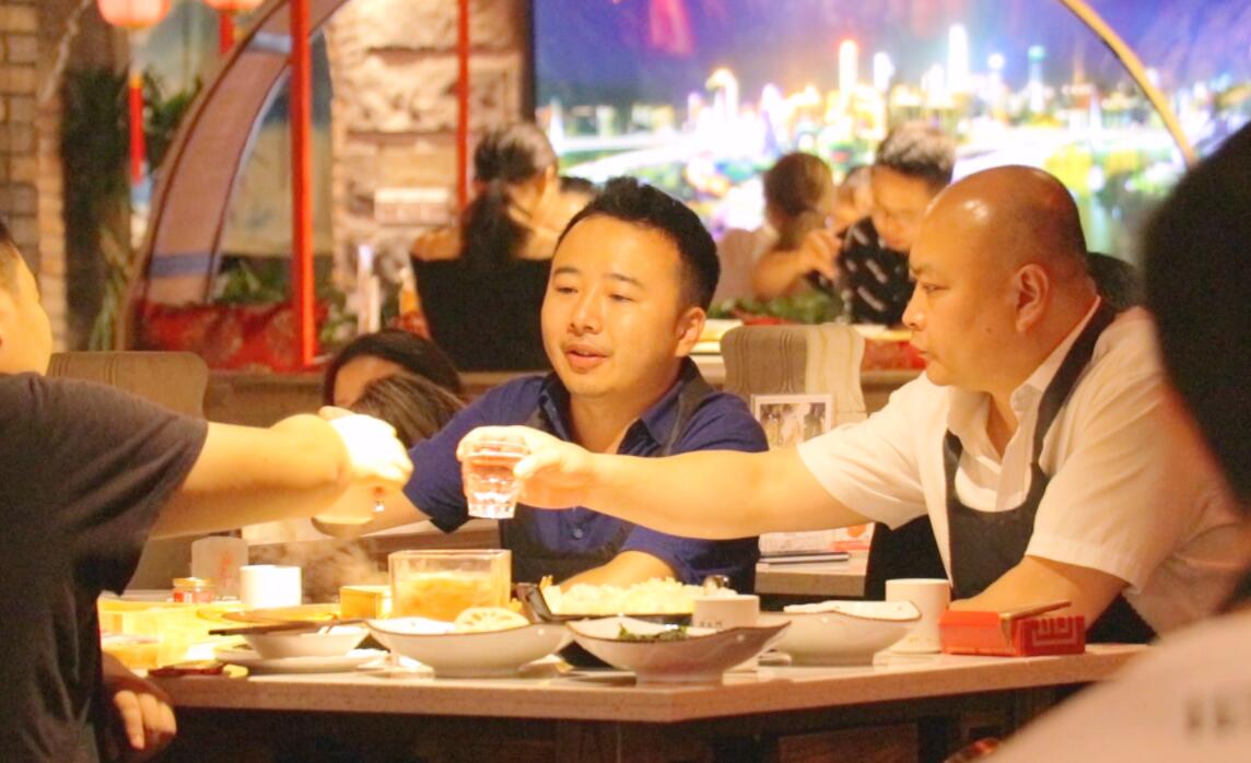火鍋店選址在巷子里，如何招攬生意？